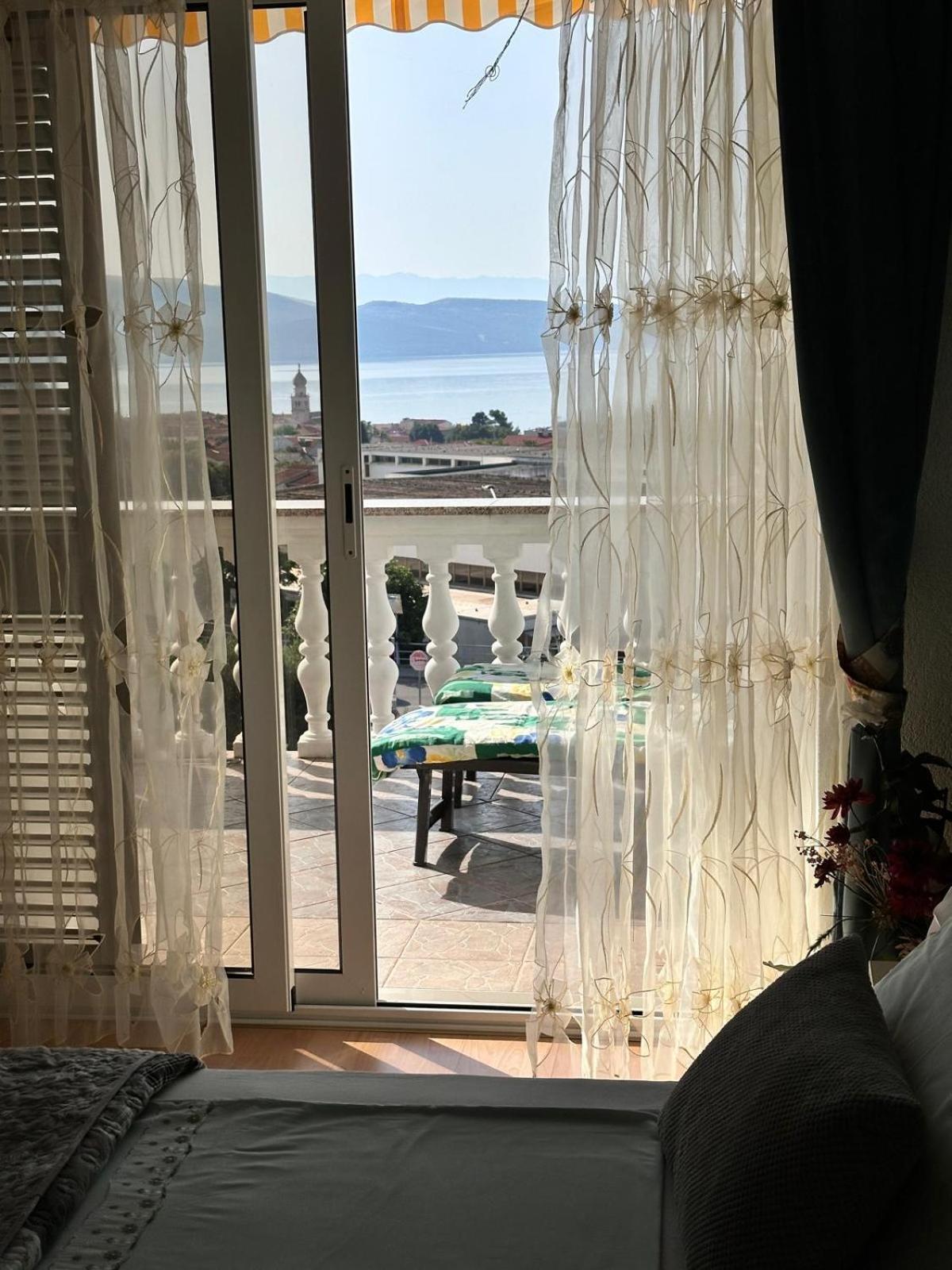 Apartmani Djurda Đảo Krk Ngoại thất bức ảnh