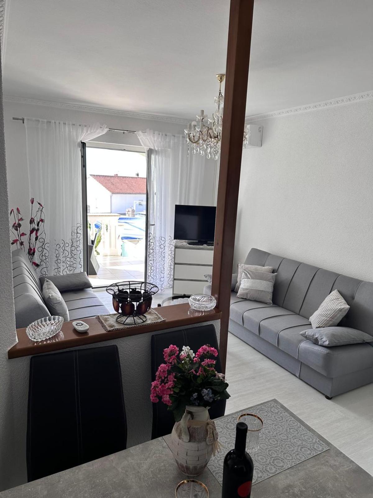 Apartmani Djurda Đảo Krk Ngoại thất bức ảnh